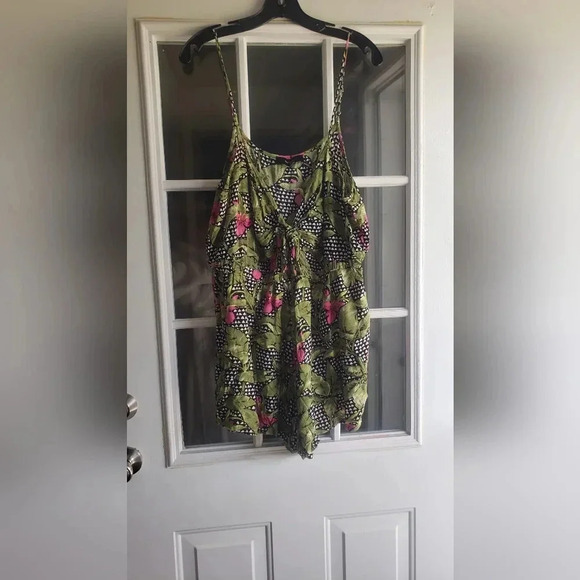 Forever21| Vintage Floral Romper Onesie with Pockets - Picture 1 of 4